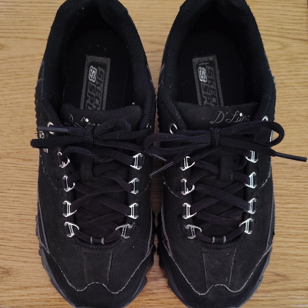 Skechers Women's Black D'Lites Casual Lace-Up Sneakers
